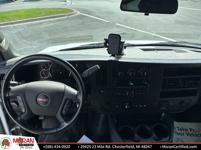 2023 GMC Savana Cutaway 4500 Van