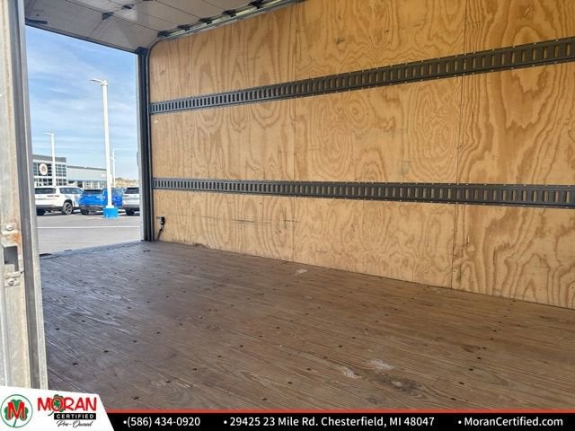 2023 GMC Savana Cutaway 4500 Van