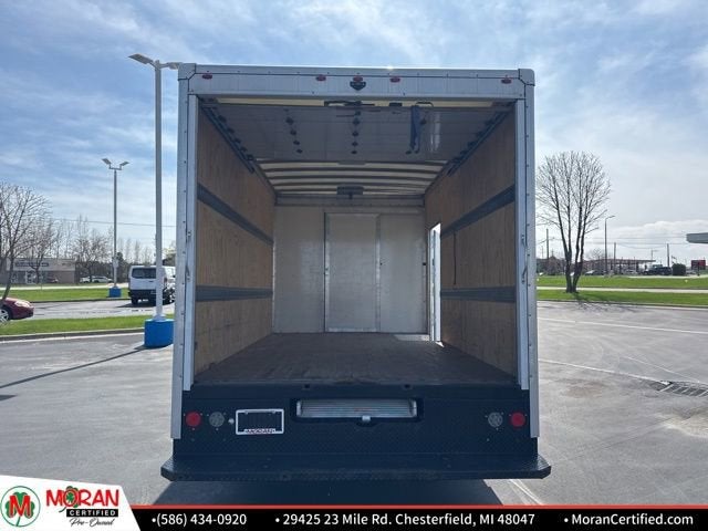 2023 GMC Savana Cutaway 4500 Van