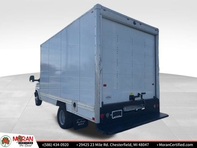 2023 GMC Savana Cutaway 4500 Van