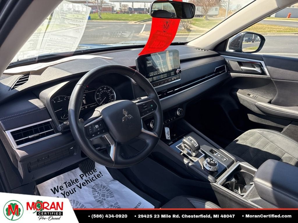 2024 Mitsubishi Outlander SE