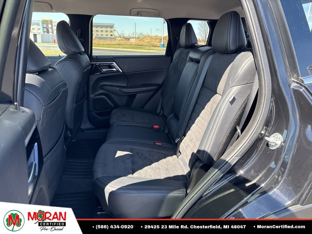 2024 Mitsubishi Outlander SE