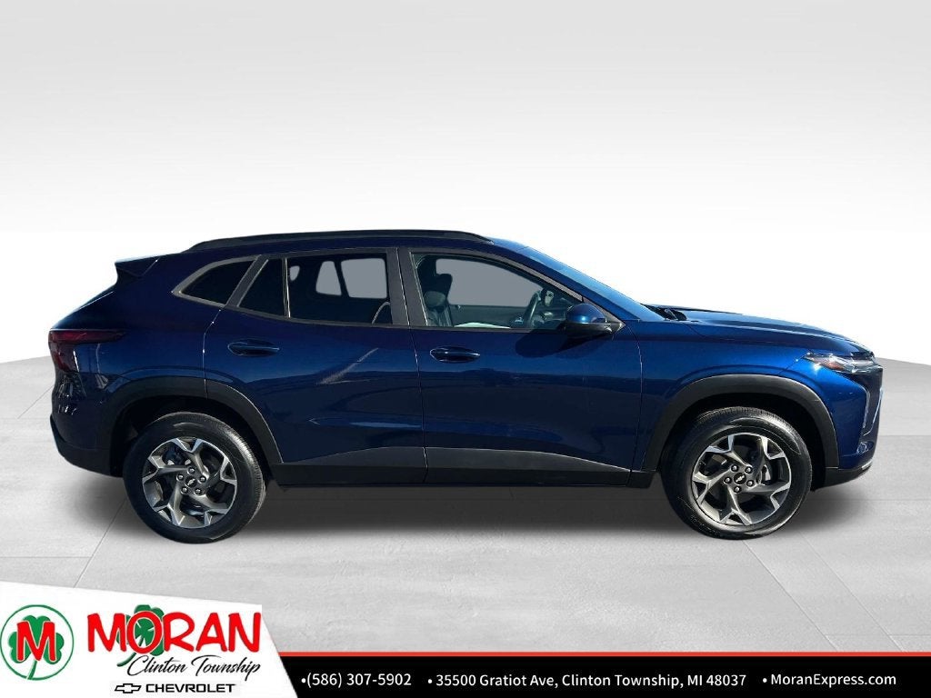 2024 Chevrolet Trax LT - Photo 7