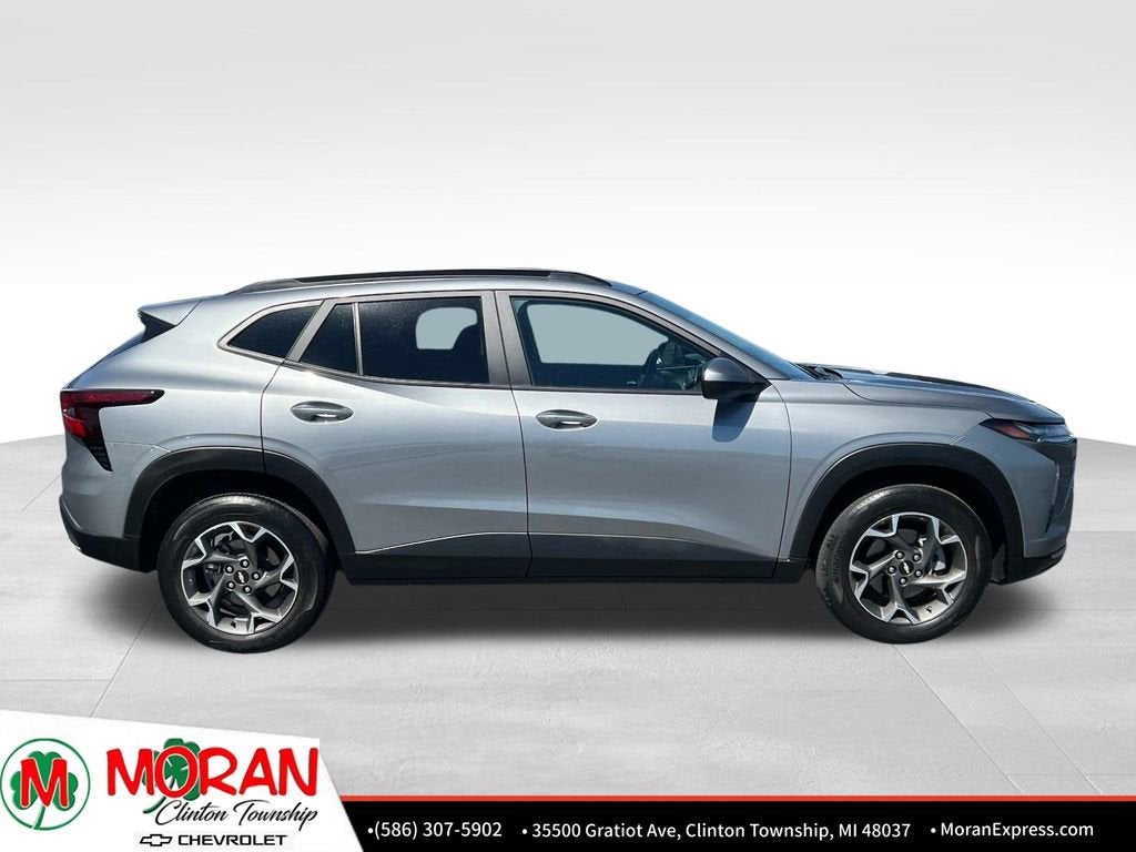 2024 Chevrolet Trax LT - Photo 8