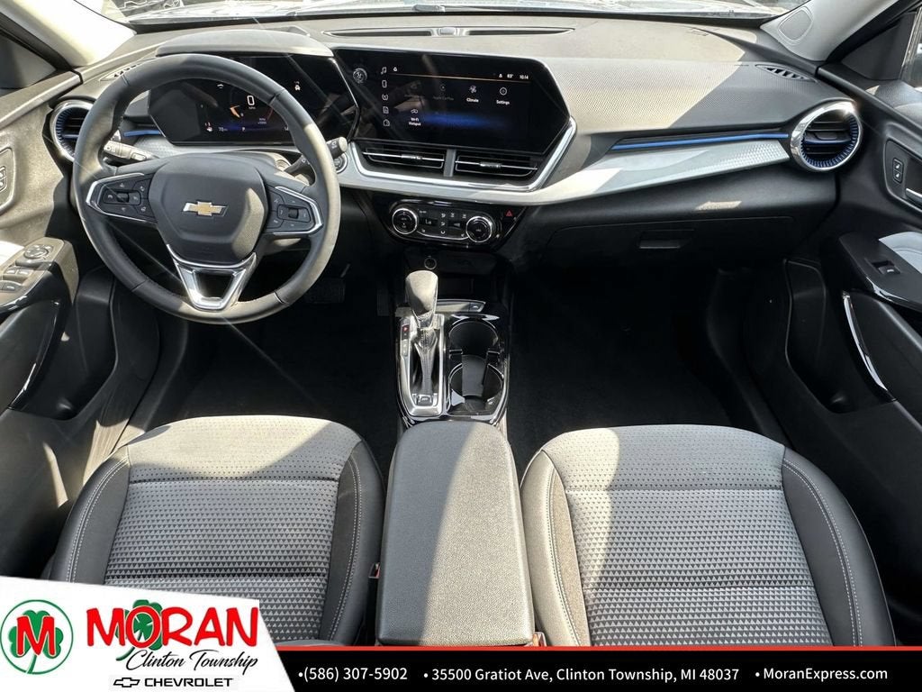2025 Chevrolet Trax LT - Photo 14
