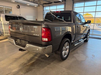 2017 RAM 1500 Big Horn Crew Cab 4x4 5'7' Box
