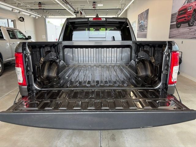 2020 RAM 1500 Big Horn Crew Cab 4x4 5'7' Box