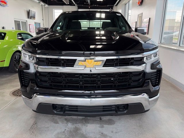 2022 Chevrolet Silverado 1500 4WD Double Cab Standard Bed LT with 2FT