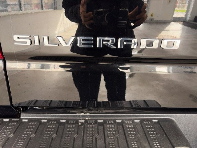 2022 Chevrolet Silverado 1500 4WD Double Cab Standard Bed LT with 2FT