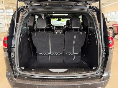 2024 Chrysler Pacifica Hybrid Premium S Appearance Pkg
