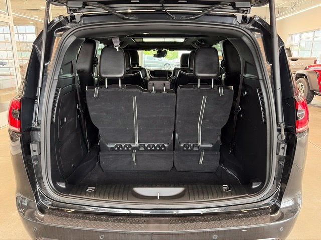 2024 Chrysler Pacifica Hybrid Premium S Appearance Pkg