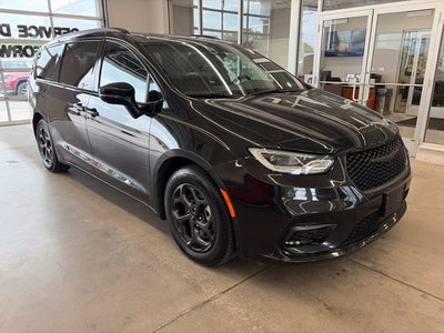 2024 Chrysler Pacifica Hybrid Premium S Appearance Pkg