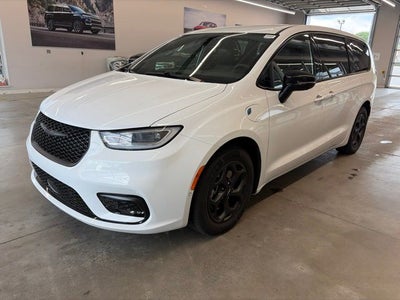 2024 Chrysler Pacifica Hybrid S Appearance Pkg