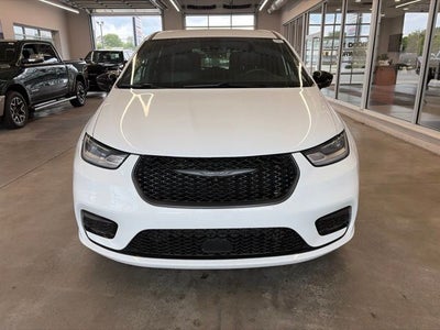 2024 Chrysler Pacifica Hybrid S Appearance Pkg
