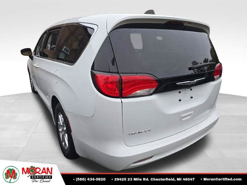 2023 Chrysler Voyager LX