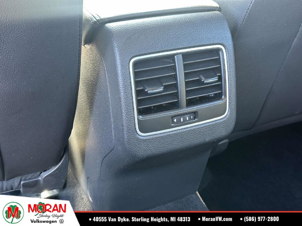 2013 Volkswagen Passat V6 SE w/Sunroof
