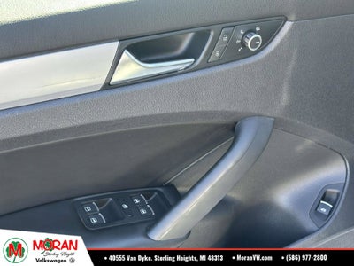 2013 Volkswagen Passat V6 SE w/Sunroof
