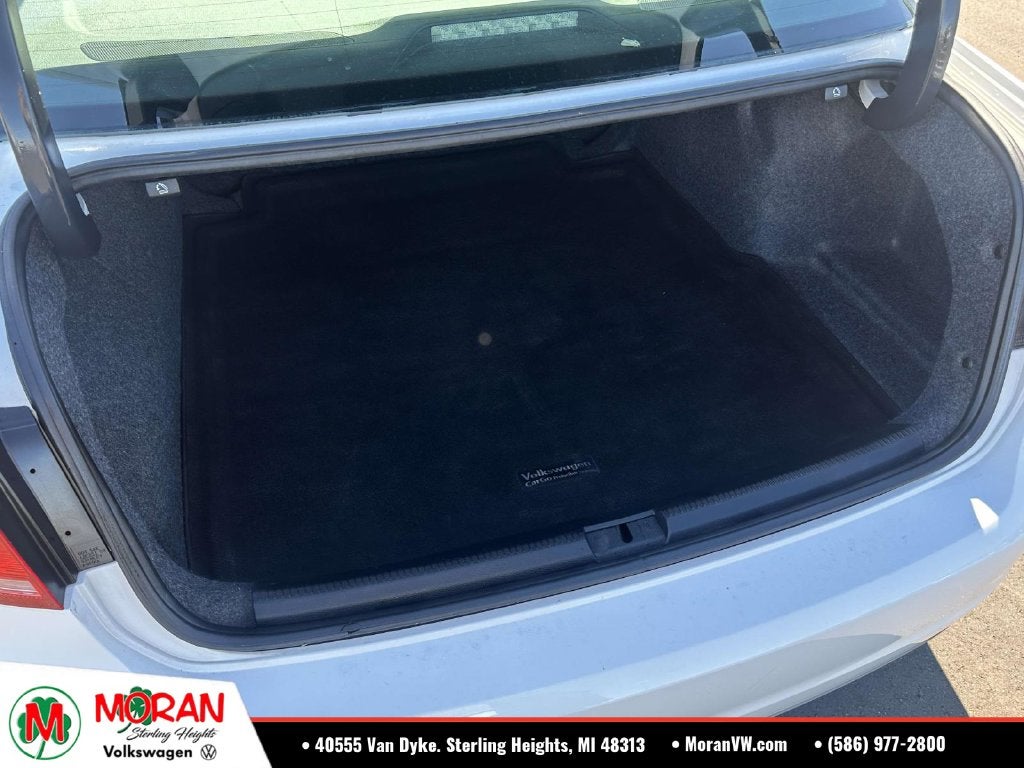 2013 Volkswagen Passat V6 SE w/Sunroof