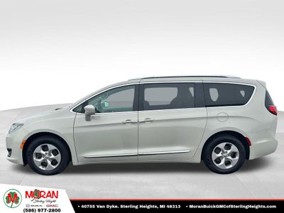 2017 Chrysler Pacifica Touring L Plus