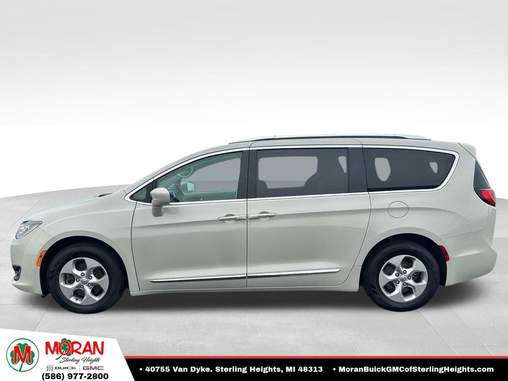 2017 Chrysler Pacifica Touring L Plus
