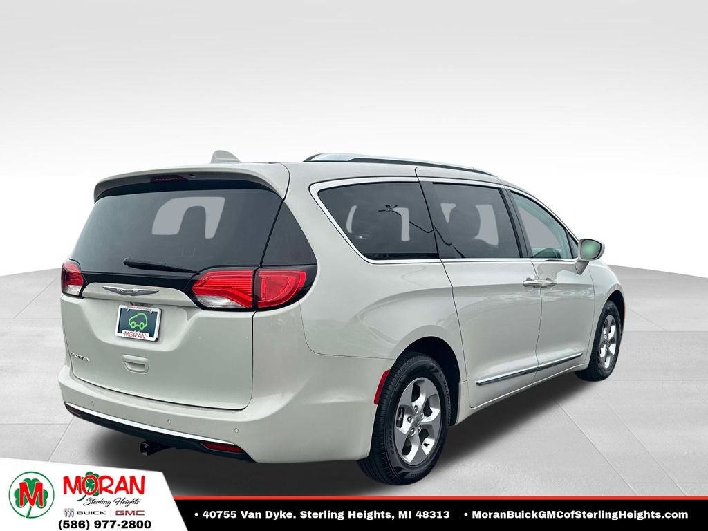 2017 Chrysler Pacifica Touring L Plus