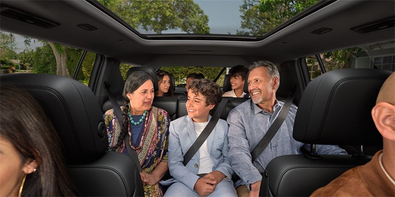 2026 Chevrolet Traverse Interior